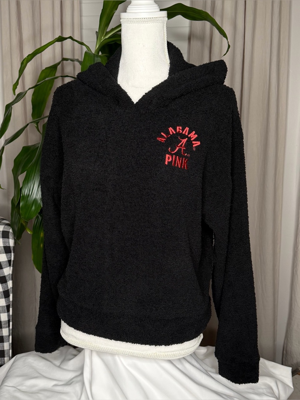 Victoria's Secret PINK University of Alabama Black Fleece Pullover/Hoodie Size S